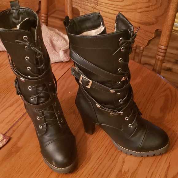 Boots - Picture 1 of 4